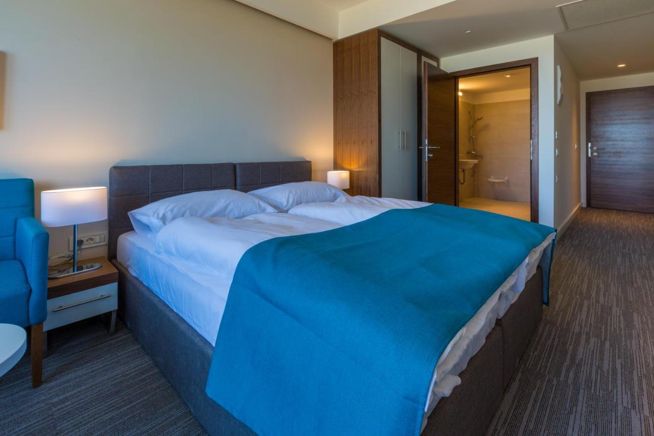 Hotel Katarina Selce Εξωτερικό φωτογραφία