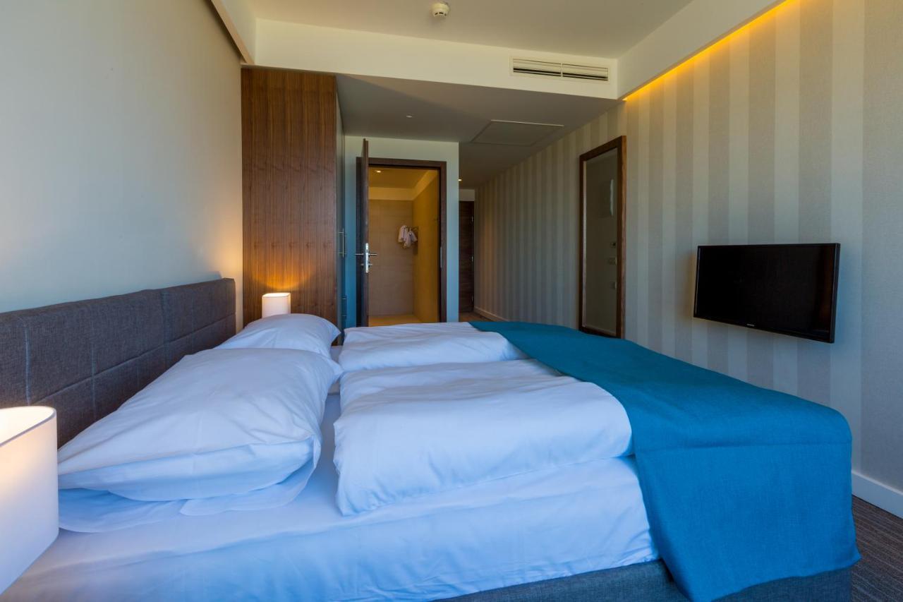 Hotel Katarina Selce Εξωτερικό φωτογραφία