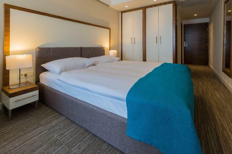Hotel Katarina Selce Εξωτερικό φωτογραφία